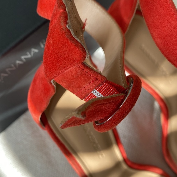 Banana Republic Sude Hells Shoes - Picture 4 of 11